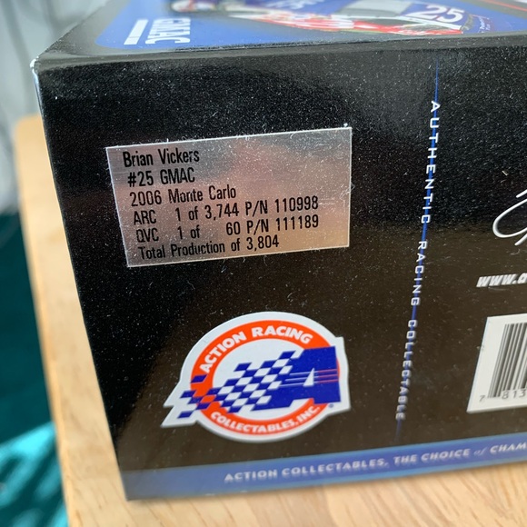 2006 Brian Vickers NASCAR diecast. - Picture 3 of 4